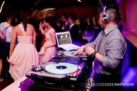 SkillShare Working with a DJ Events and Weddings